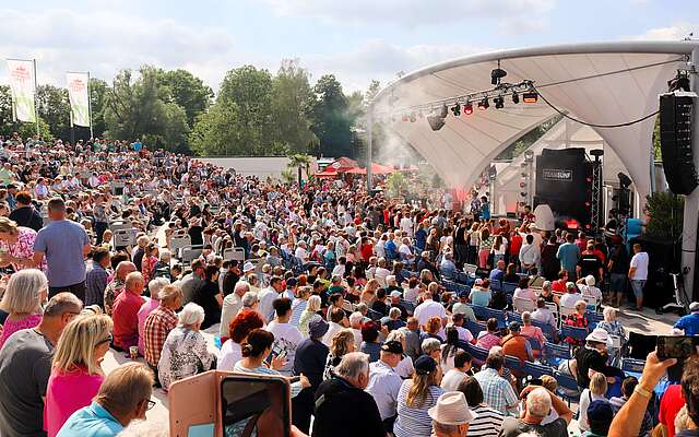 Veranstaltung auf der Freilichtbühne im Stadtpark