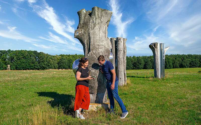 



        
            Skulpturenwiese in Bülzig,
        
    

        Foto: Welterberegion/Uwe Weigel
    