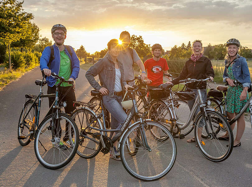 Gruppe Radfahrer auf der Flaeming-Skate