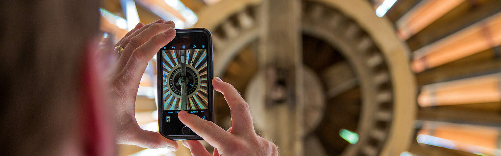 Handyfoto in der Scheunenwindmühle Saalow ,
        
    

        Foto: Tourismusverband Fläming e.V./Greg Snell