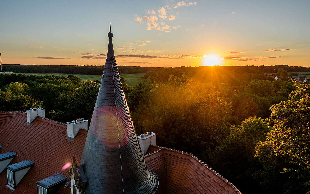 Sonnenuntergang über Schloss Wiesenburg