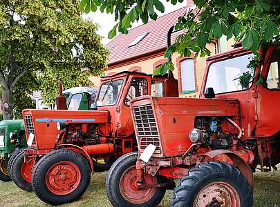 Traktoren auf dem Markt der Offenen Höfe