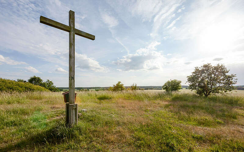 



        
            Gipfelkreuz auf dem Hagelberg,
        
    

        Foto: Tourismusverband Fläming e.V./Jedrzej Marzecki
    