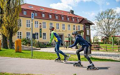 Skatehotel Gutshaus Petkus - Skater auf der Flaeming-Skate