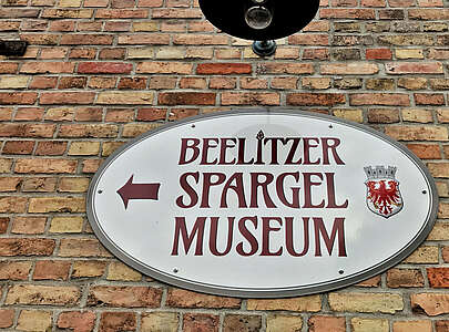 Schild zum Beelitzer Spargelmuseum