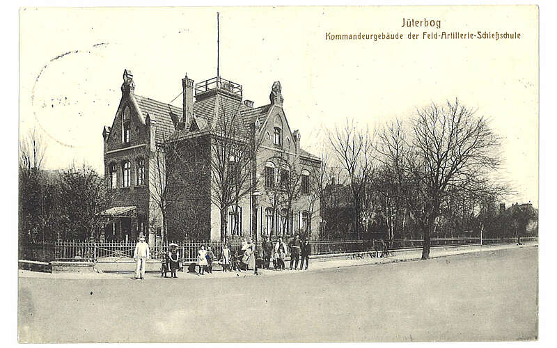 



        
            Kommandantengebäude, Jüterbog II,
        
    

        
            Foto: TVF Fläming
        
        
    