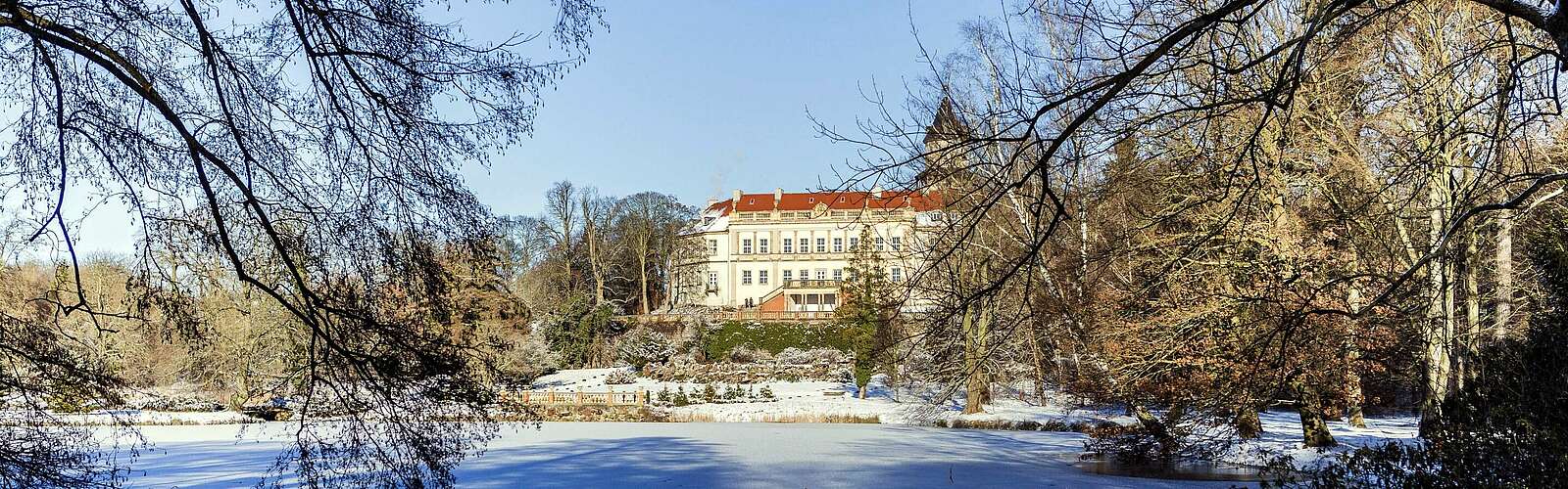 Schloss Wiesenburg im Winter,
        
    

        Foto: TMB-Fotoarchiv/Steffen Lehmann
