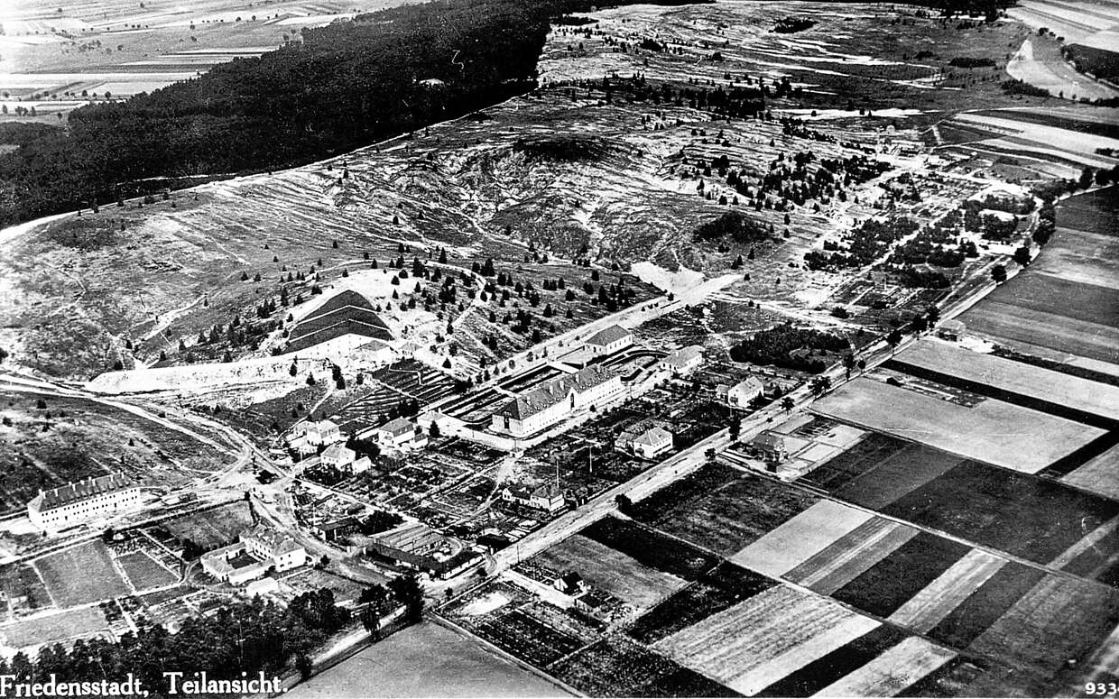 Luftaufnahme aus der Entstehungszeit der Friedensstadt