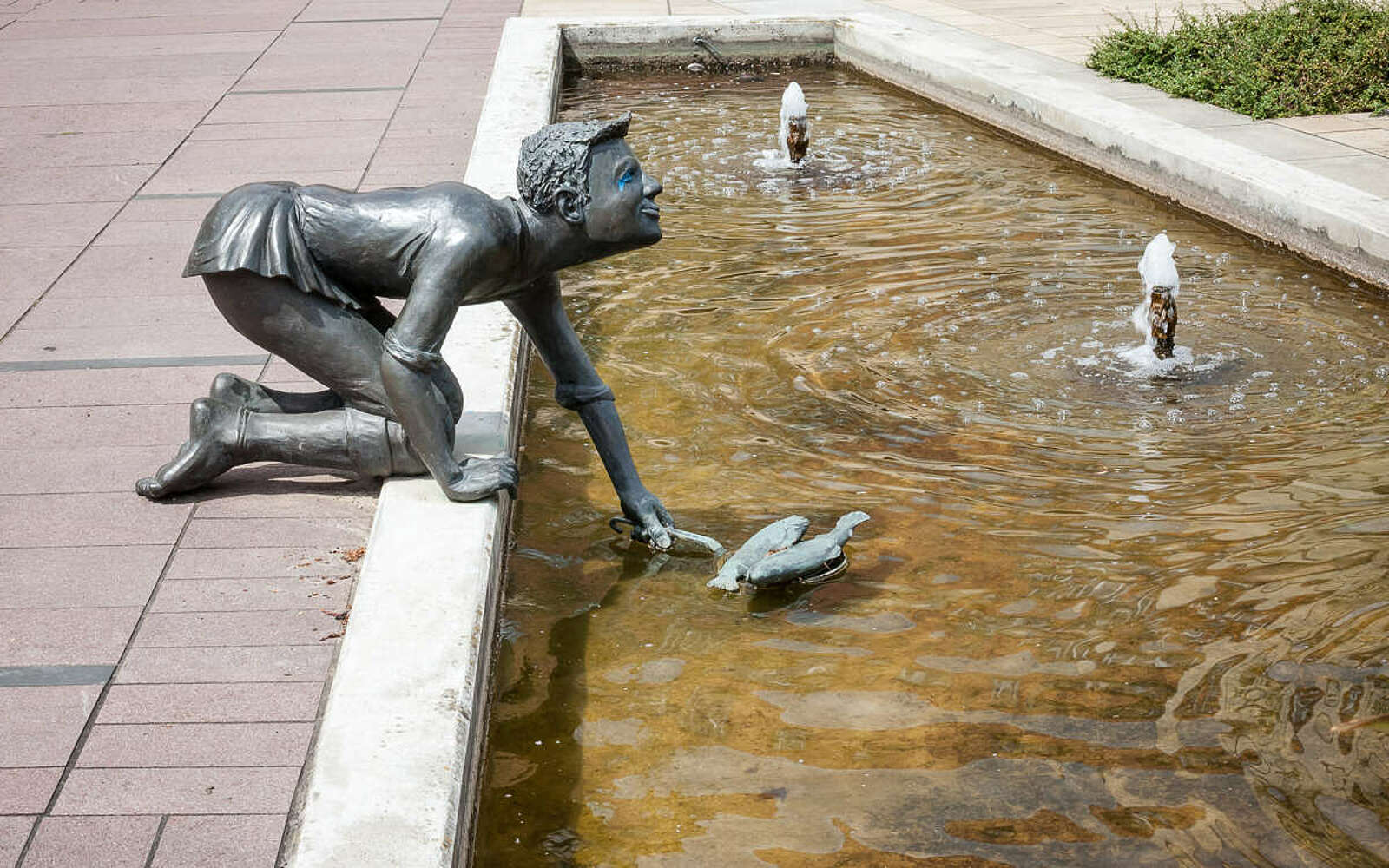 Eine Bronzeskulptur erinnert in Trebbin an Hans Clauert, den berühmtesten Sohn der Stadt