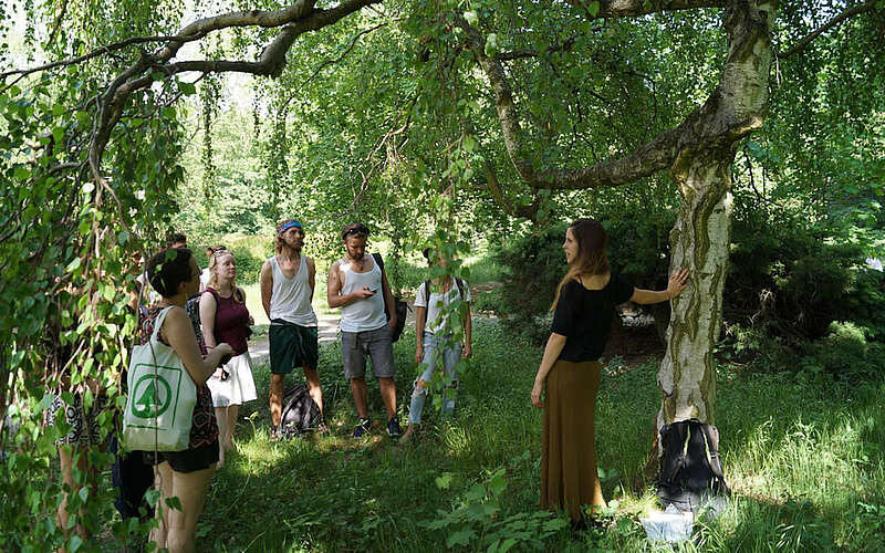



        
            Wildkräuter Events mit Stefanie Görisch,
        
    

        Foto: Tourismusverband Fläming e.V./Stefanie Görisch
    
