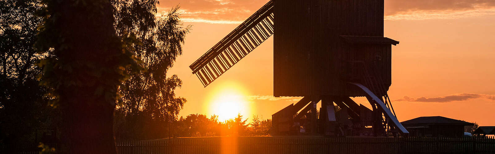 Bockwindmühle Beelitz im Sonnenuntergang,
        
    

        Foto: Tourismusverband Fläming e.V./Klaus-Peter Kappest