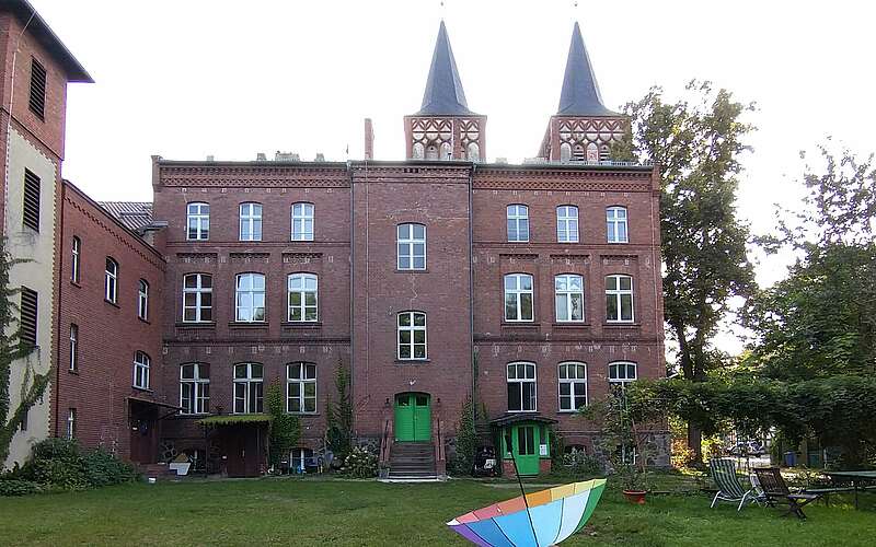 



    
        
                Baruther Glashütte - Tagen im historischen Ambiente ,
            
        
                
                    Foto: Reinhard Hannesschlaeger
                
                
            
    
