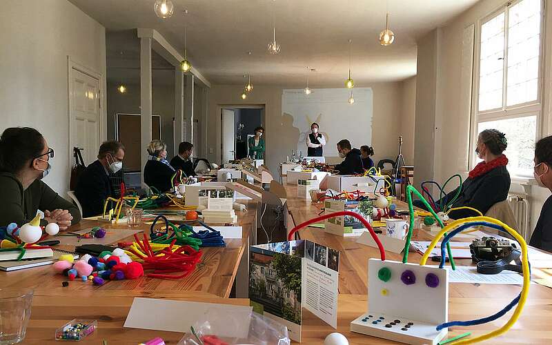 



    
        
                IdeenSchmiede auf Schloss Blankensee,
            
        
                Foto: Kreativnetzwerk FlämingSchmiede/Katja Benke
            
    
