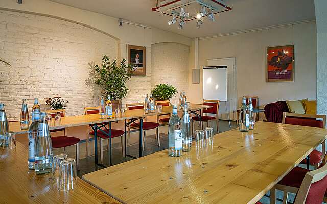 Tagungsraum im klassMo - Kulturcafe & Gästehaus mit Kulturwerkstatt