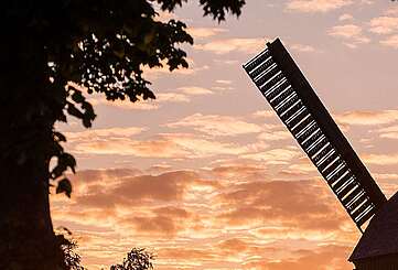 Bockwindmühle Beelitz im Sonnenuntergang
