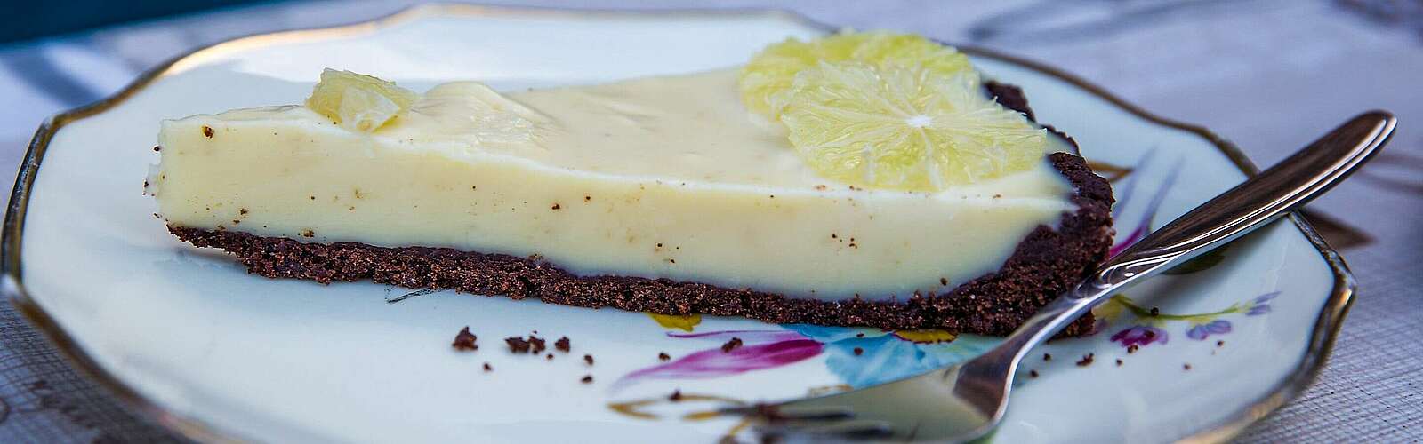 Zitronen-Schokotarte in der Albertine in Glashütte,
            
        
                Foto: Tourismusverband Fläming e.V./Greg Snell