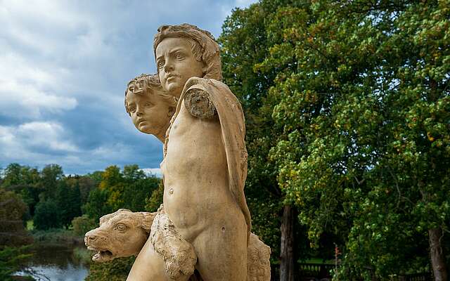 Städteporträt Wiesenburg - Skulptur im Schlosspark