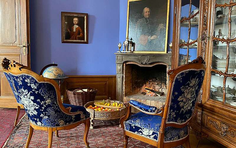 



    
        
                Saal mit Kamin auf Schloss Stülpe,
            
        
                Foto: Tourismusverband Fläming e.V./Susan Gutperl
            
    
