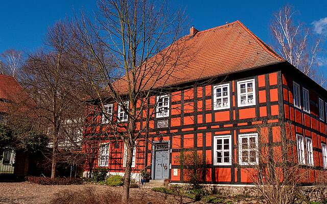 Reißiger-Haus mit Gedenktafel - Rotes Fachwerkhaus