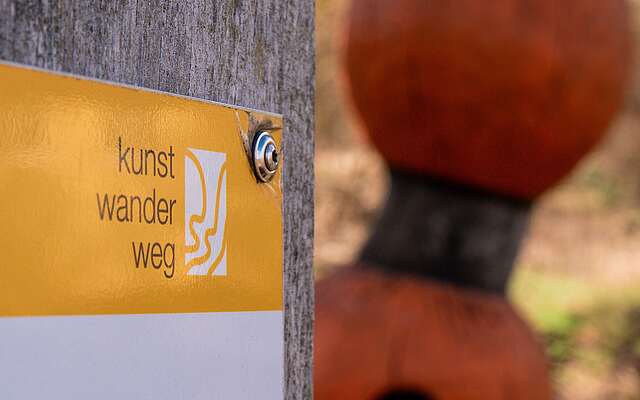 Wegmarkierung Kunstwanderweg bei Bad Belzig