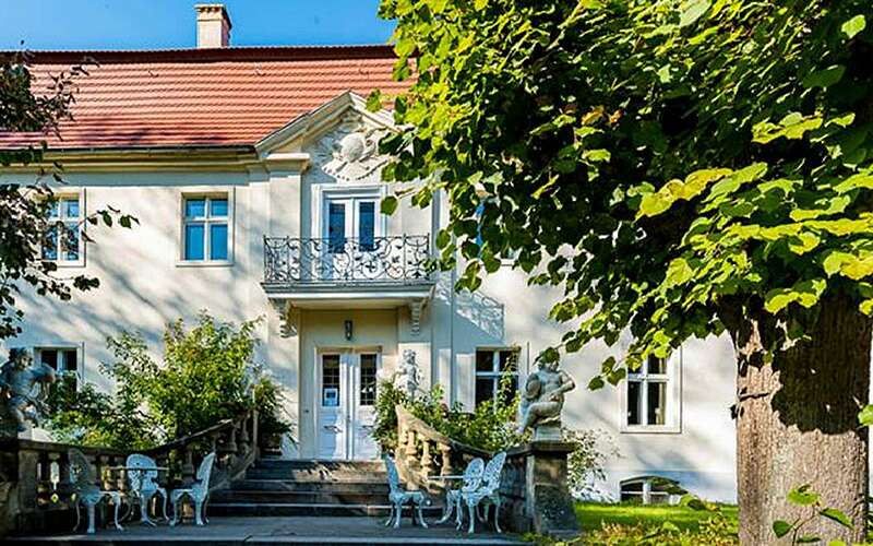 



    
        
                Schloss Blankensee - Tagen + Feiern im Grünen,
            
        
                Foto: Schloss Blankensee/Sven Malmstroem
            
    
