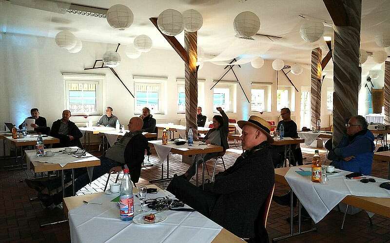 



    
        
                Teilnehmer beim Stammtisch zu Förder- und Finanzierungsmöglichkeiten,
            
        
                Foto: Kreativnetzwerk FlämingSchmiede/Kein Urheber bekannt
            
    
