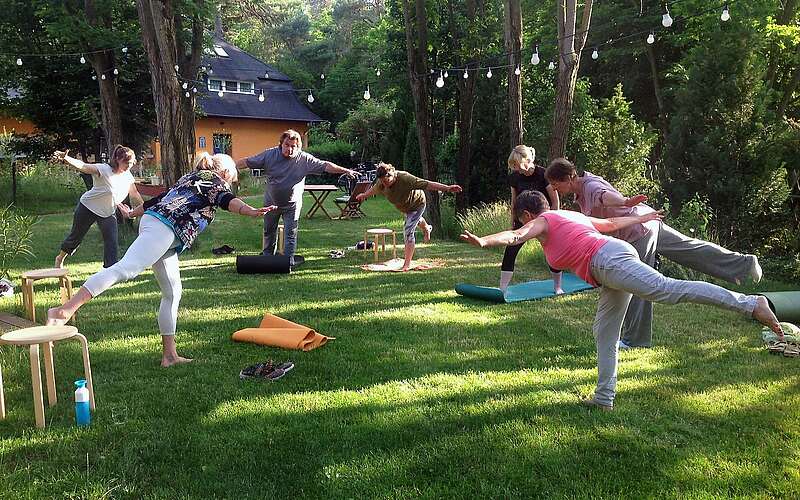 



    
        
                Yoga im Waldparadies Borkheide,
            
        
                Foto: Waldparadies Borkheide/Marlies Langrock
            
    
