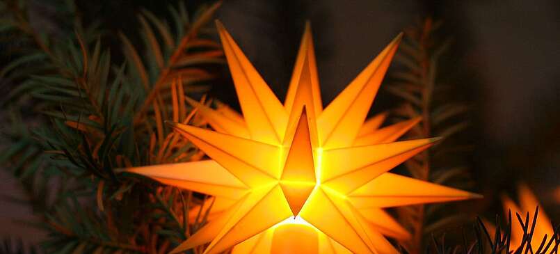 Lichterkette Sterne am Baum