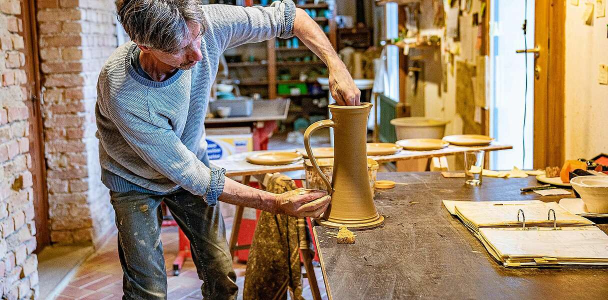 Baruther Glashütte - Töpfer bei der Arbeit